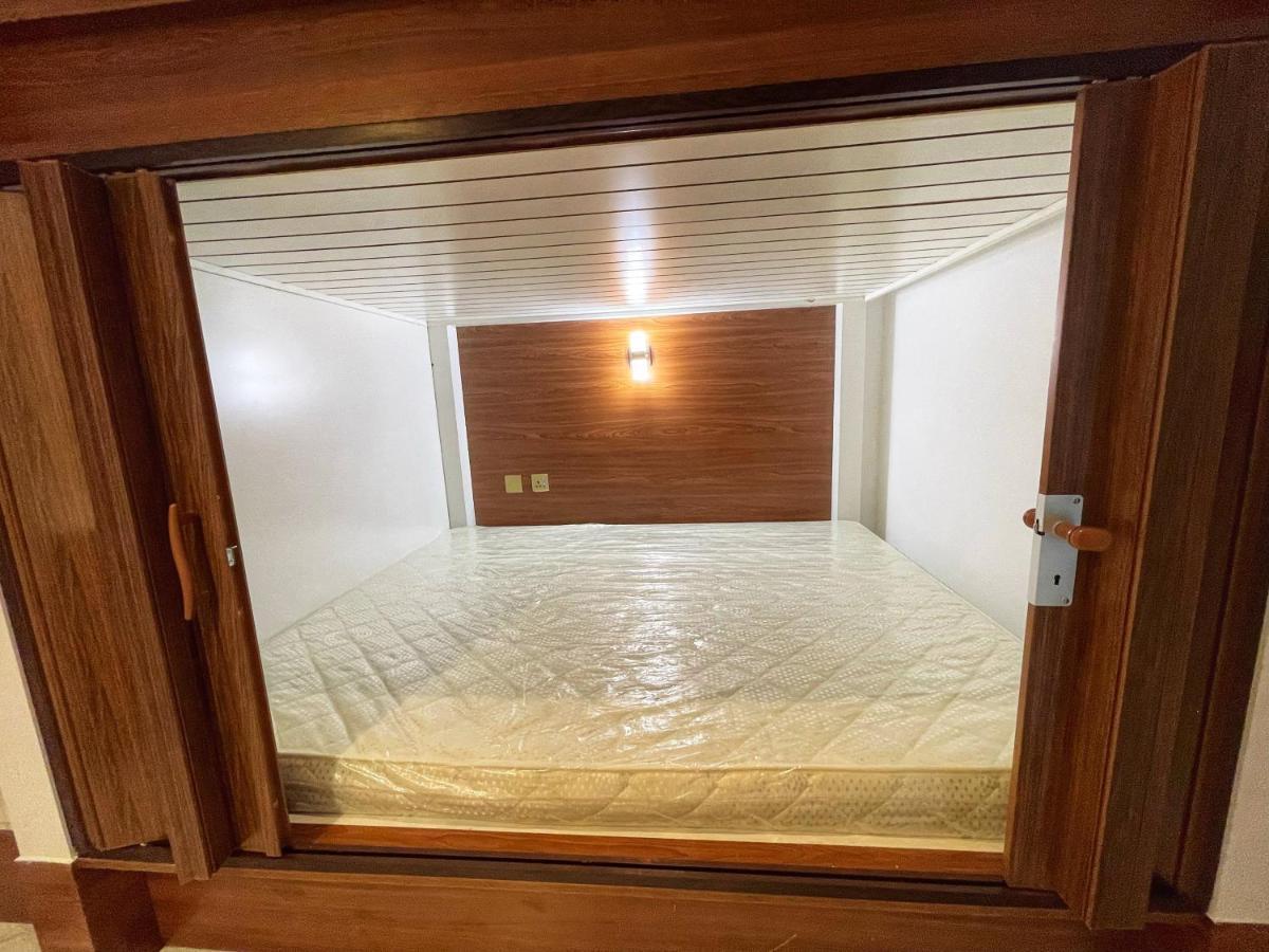 Yoi Pod Hostel - Deira ドバイ エクステリア 写真